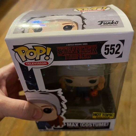 Funko Pop Stranger Things Exclusive Max Halloween Costume - Picture 8 of 12